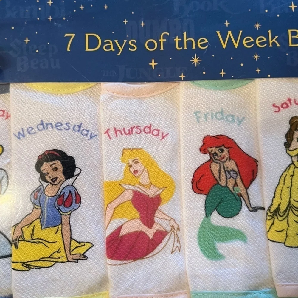 Walt Disney Classics 7 Days Bib Set NIB